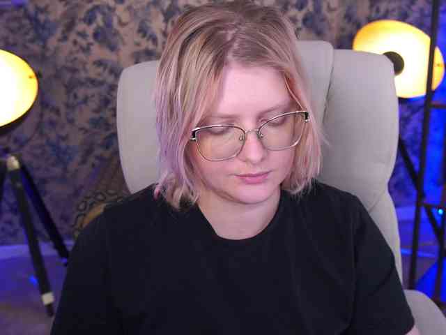 KiraKolobok webcam