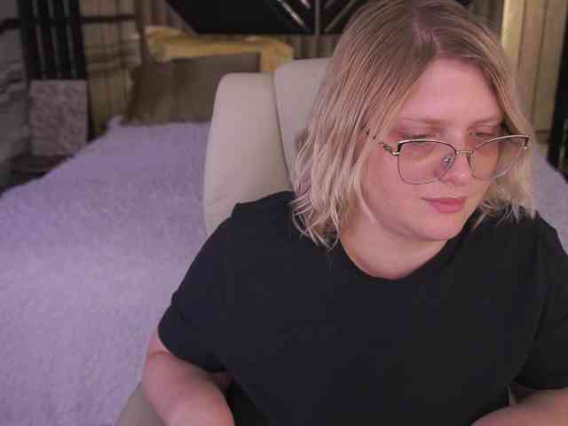 KiraKolobok webcam