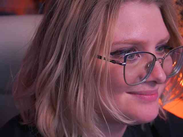 KiraKolobok webcam