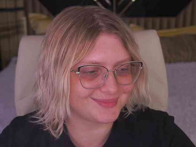 KiraKolobok webcam