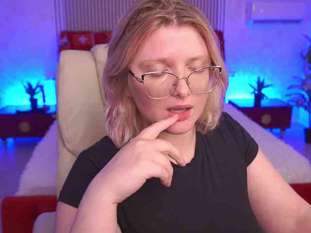 KiraKolobok webcam
