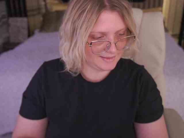 KiraKolobok webcam