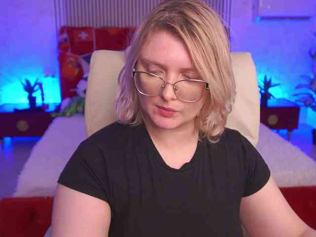 KiraKolobok webcam