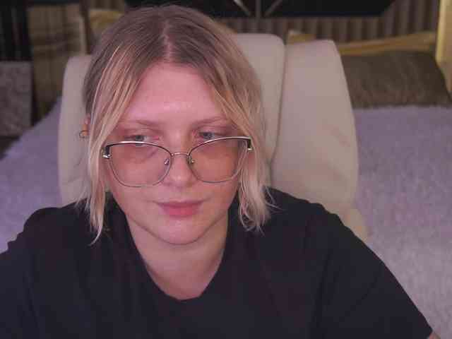 KiraKolobok webcam