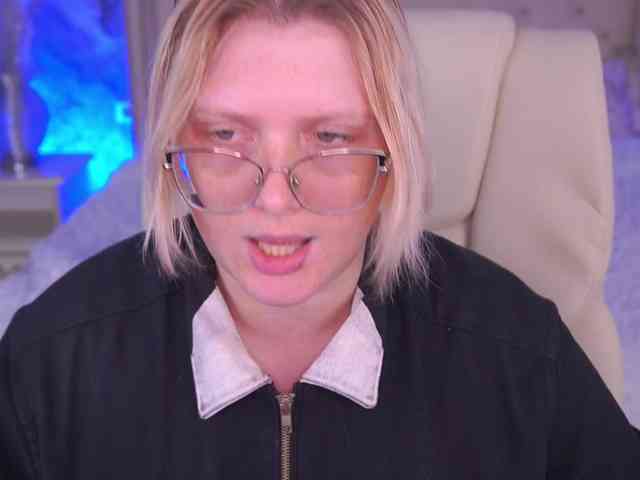 KiraKolobok webcam