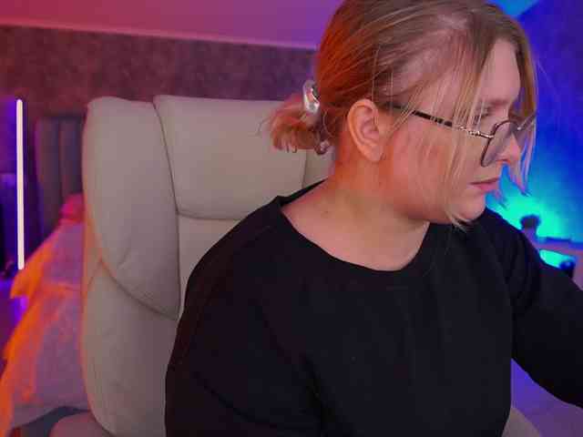 KiraKolobok webcam
