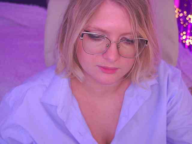 KiraKolobok webcam
