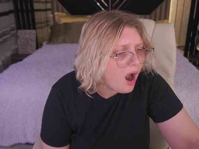 KiraKolobok webcam