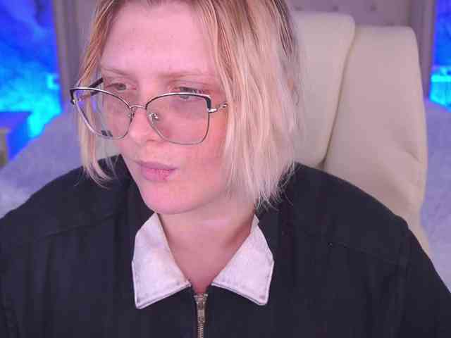 KiraKolobok webcam