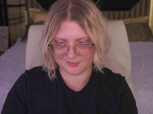 KiraKolobok webcam