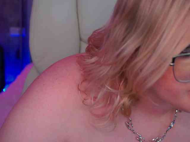 KiraKolobok webcam