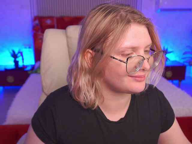 KiraKolobok webcam