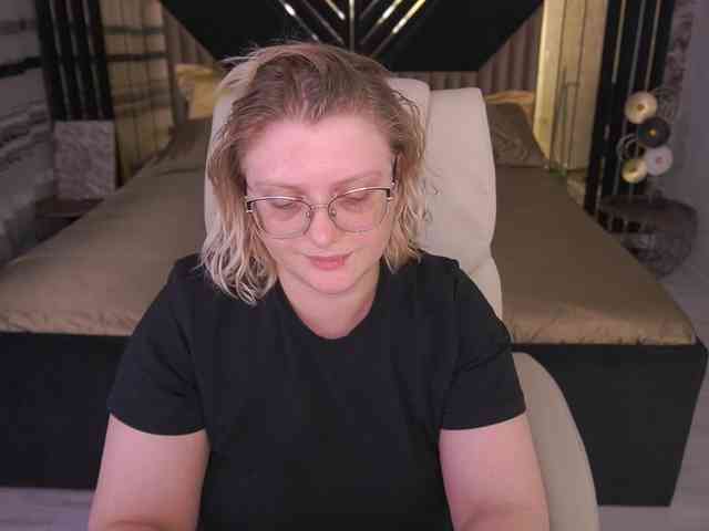 KiraKolobok webcam