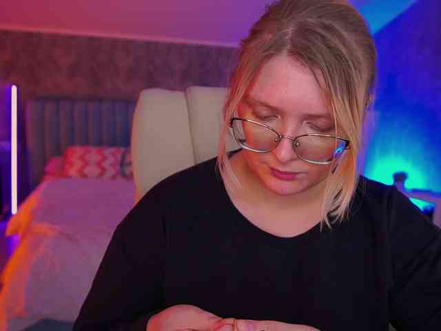 KiraKolobok webcam