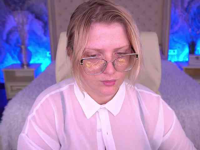 KiraKolobok webcam