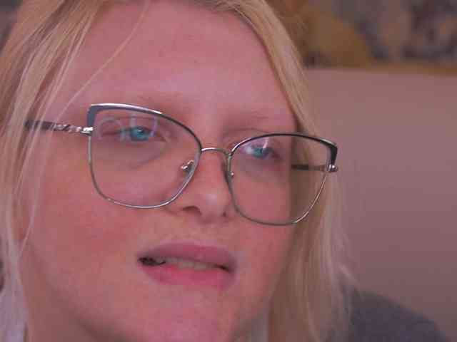 KiraKolobok webcam