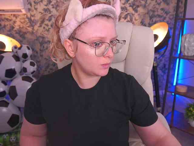 KiraKolobok webcam