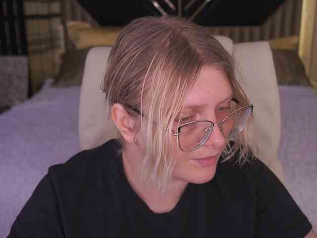KiraKolobok webcam