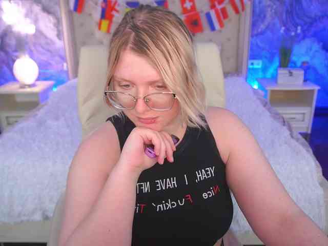 KiraKolobok webcam