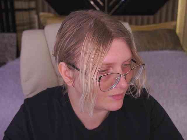 KiraKolobok webcam