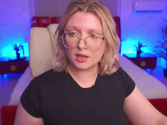 KiraKolobok webcam