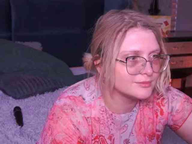 KiraKolobok webcam