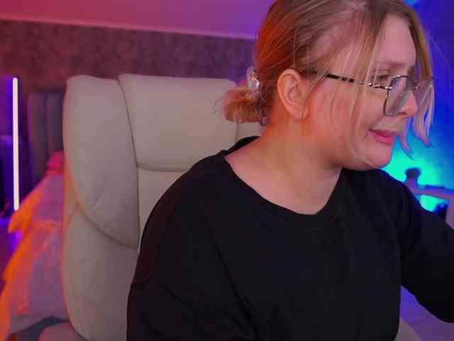 KiraKolobok webcam