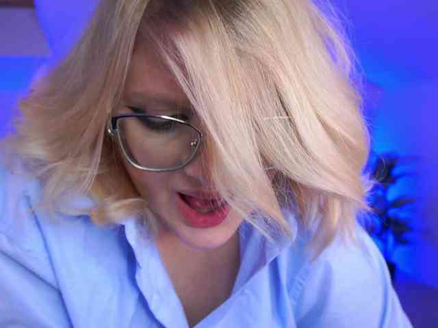 KiraKolobok webcam