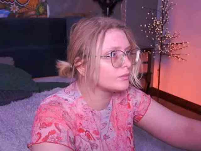 KiraKolobok webcam