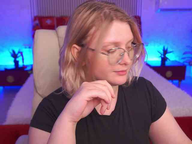 KiraKolobok webcam
