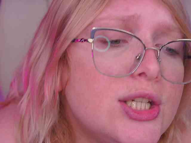 KiraKolobok webcam