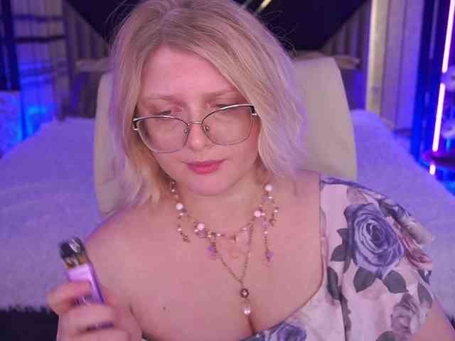KiraKolobok webcam