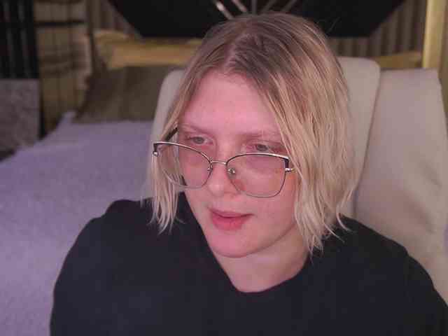 KiraKolobok webcam