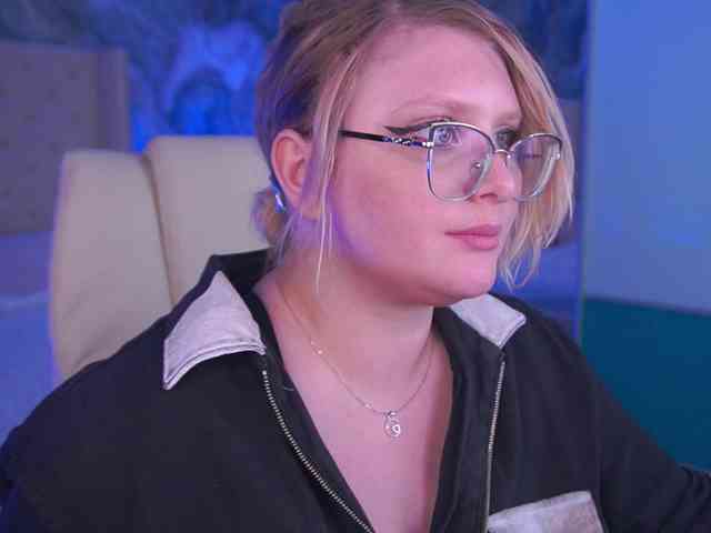 KiraKolobok webcam