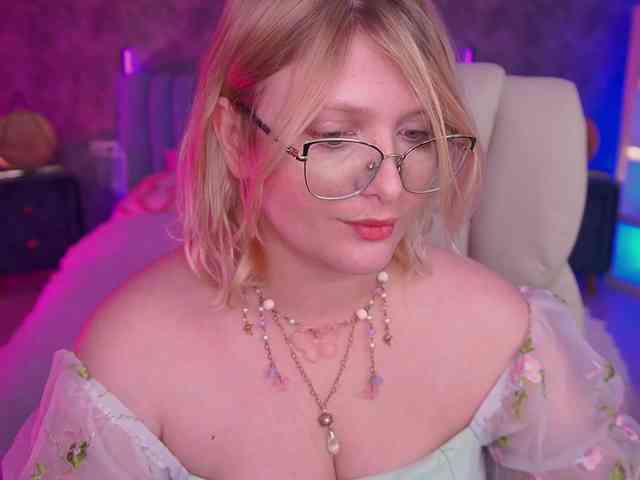KiraKolobok webcam