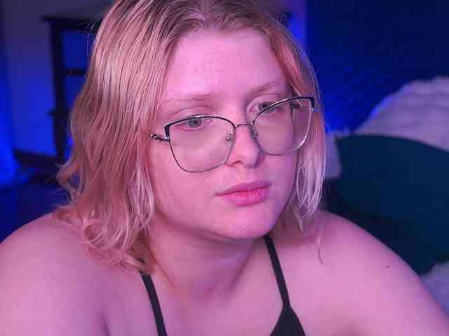 KiraKolobok webcam