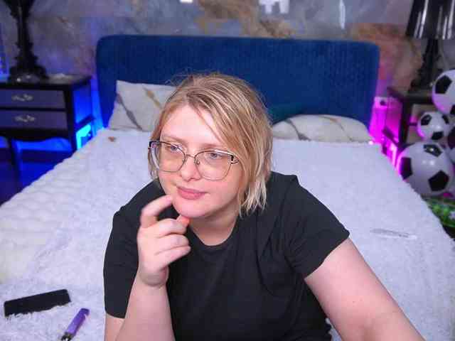 KiraKolobok webcam