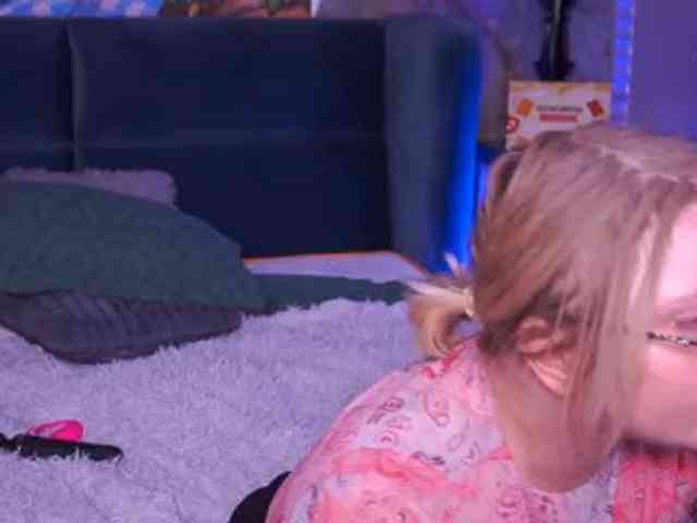 KiraKolobok webcam