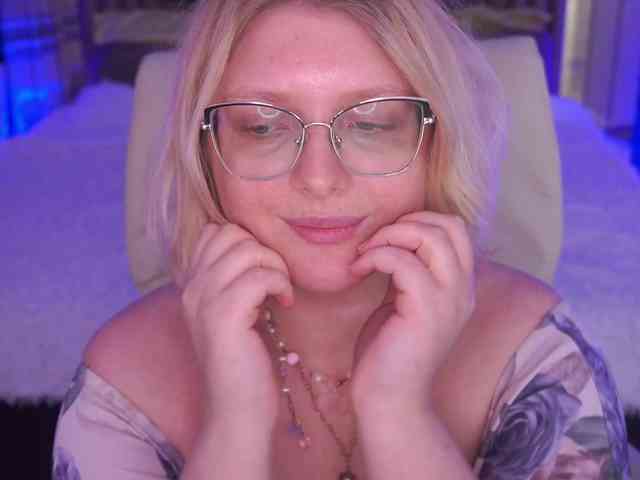 KiraKolobok webcam