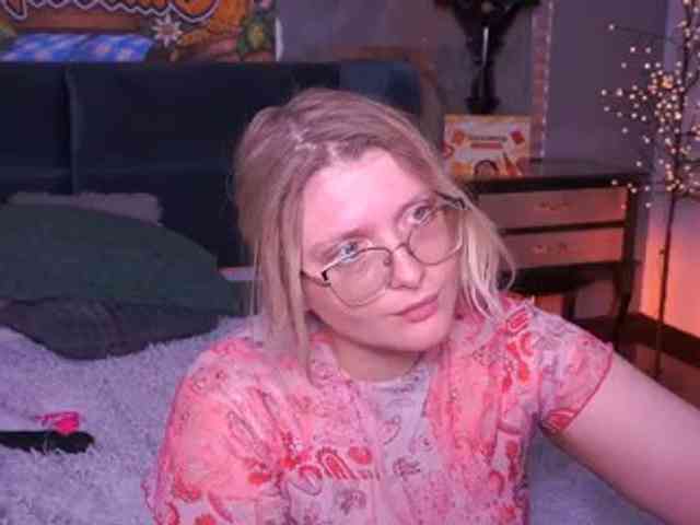 KiraKolobok webcam