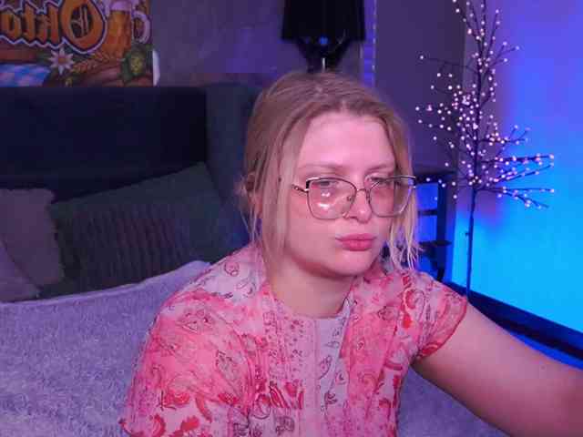 KiraKolobok webcam