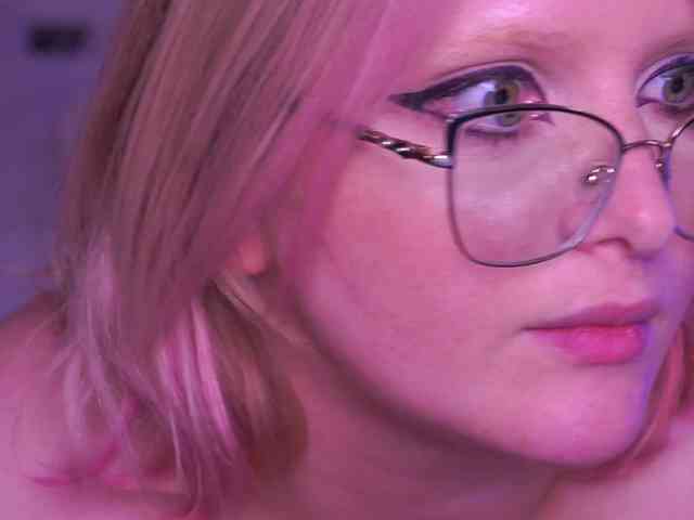 KiraKolobok webcam