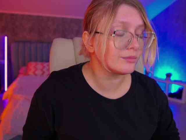 KiraKolobok webcam