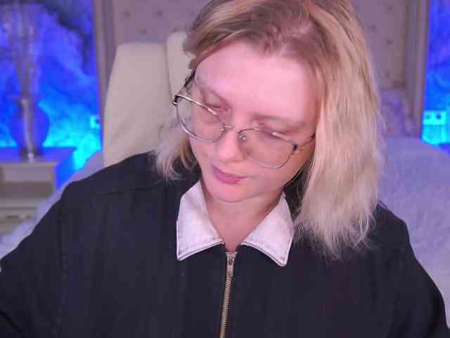 KiraKolobok webcam