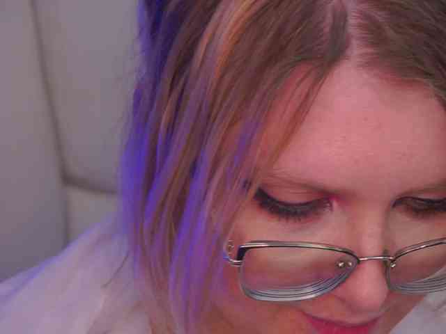 KiraKolobok webcam
