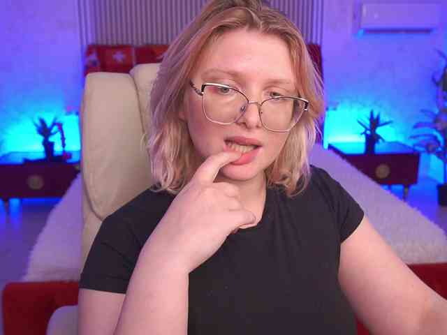 KiraKolobok webcam