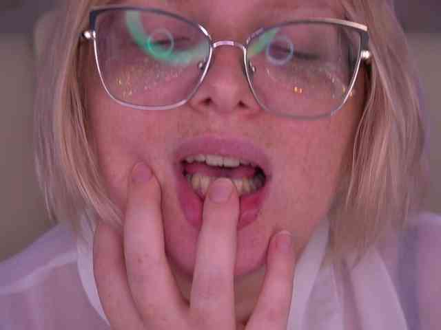 KiraKolobok webcam