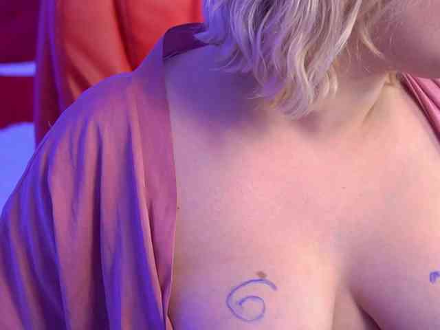 KiraKolobok webcam