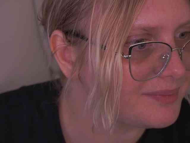 KiraKolobok webcam