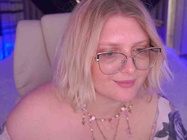 KiraKolobok webcam